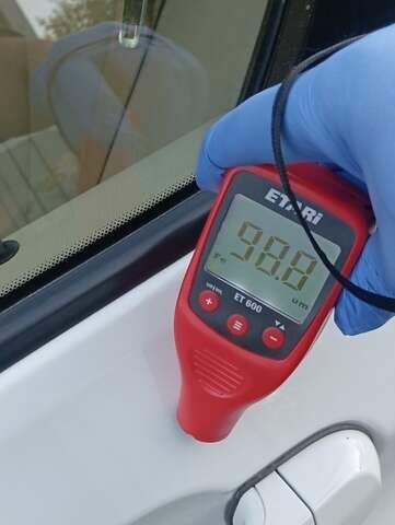 Білий БМВ 3 Серія, об'ємом двигуна 2 л та пробігом 189 тис. км за 15500 $, фото 96 на Automoto.ua