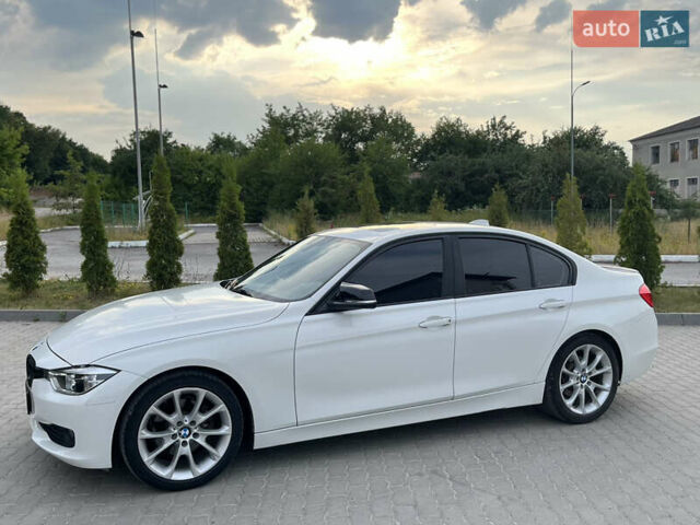 Білий БМВ 3 Серія, об'ємом двигуна 2 л та пробігом 188 тис. км за 13200 $, фото 1 на Automoto.ua