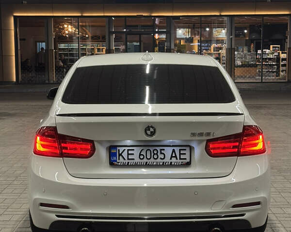 БМВ 3 Серия 2013 в Днепре (Днепропетровске) на Automoto.ua Белый БМВ 3 Серия, объемом двигателя 2 л и пробегом 210 тыс. км за 13000 $, фото 4 на Automoto.ua