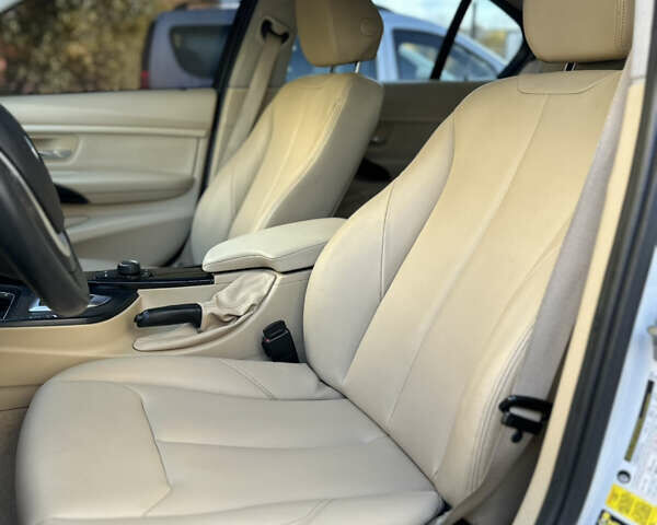 Білий БМВ 3 Серія, об'ємом двигуна 2 л та пробігом 175 тис. км за 12700 $, фото 8 на Automoto.ua
