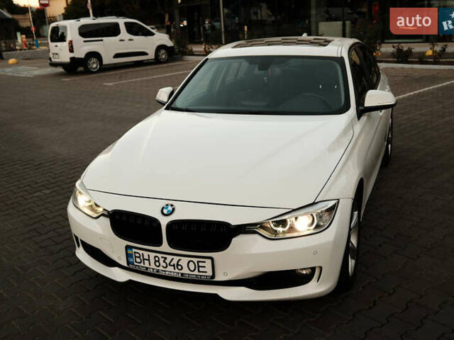 БМВ 3 Серия 2014 в Киеве на Automoto.ua Белый БМВ 3 Серия, объемом двигателя 2 л и пробегом 205 тыс. км за 11500 $, фото 3 на Automoto.ua