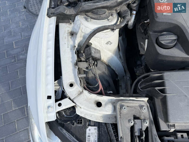 Белый БМВ 3 Серия, объемом двигателя 2 л и пробегом 116 тыс. км за 15900 $, фото 31 на Automoto.ua