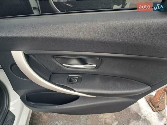 Белый БМВ 3 Серия, объемом двигателя 2 л и пробегом 132 тыс. км за 13500 $, фото 17 на Automoto.ua