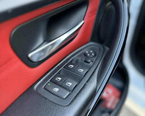 Білий БМВ 3 Серія, об'ємом двигуна 2 л та пробігом 262 тис. км за 15000 $, фото 24 на Automoto.ua