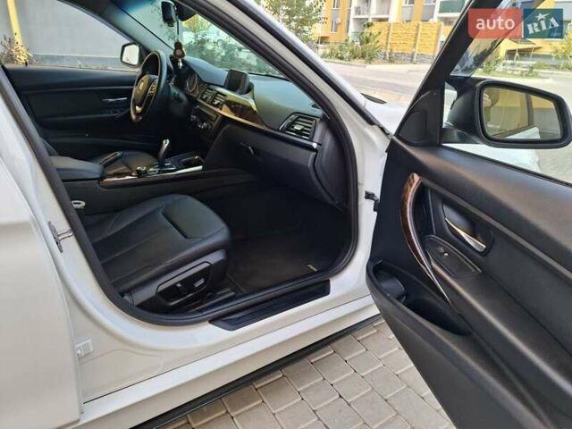 Білий БМВ 3 Серія, об'ємом двигуна 2 л та пробігом 240 тис. км за 9900 $, фото 11 на Automoto.ua