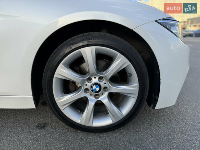 Білий БМВ 3 Серія, об'ємом двигуна 2 л та пробігом 262 тис. км за 15000 $, фото 9 на Automoto.ua