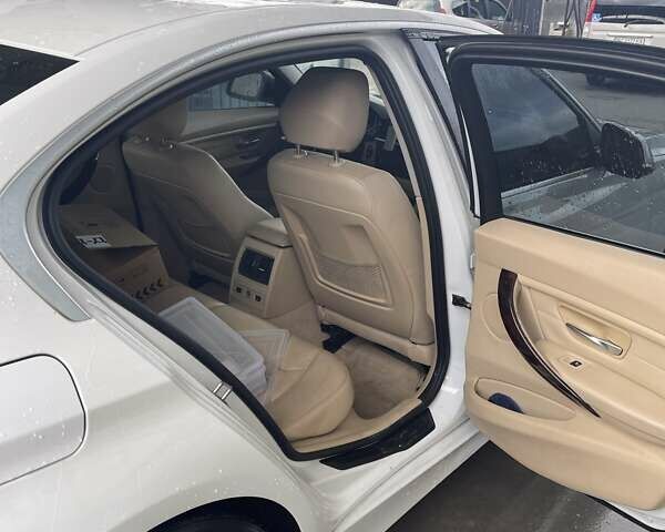 Белый БМВ 3 Серия, объемом двигателя 2 л и пробегом 155 тыс. км за 14500 $, фото 10 на Automoto.ua