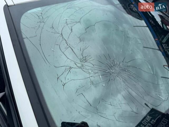 Білий БМВ 3 Серія, об'ємом двигуна 2 л та пробігом 171 тис. км за 10950 $, фото 5 на Automoto.ua