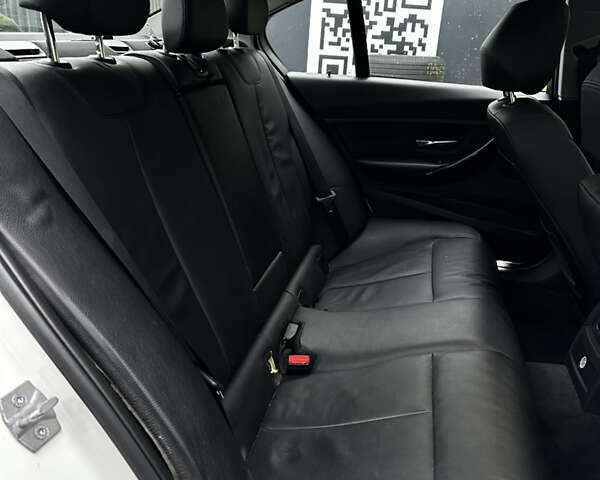 Білий БМВ 3 Серія, об'ємом двигуна 2 л та пробігом 174 тис. км за 9500 $, фото 15 на Automoto.ua