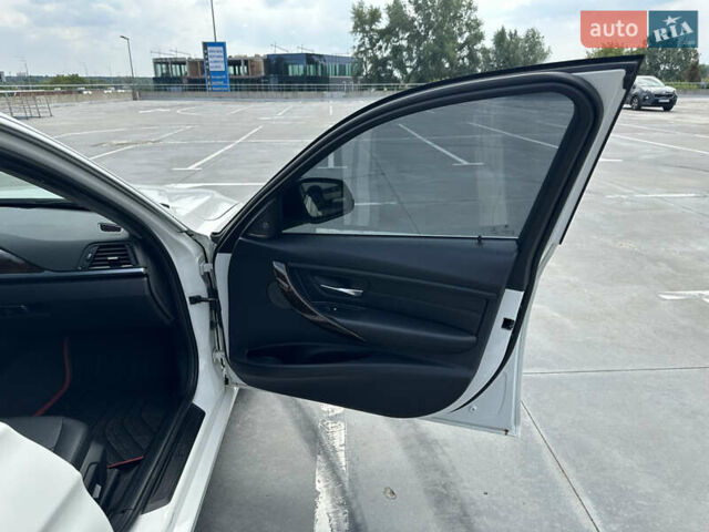 Белый БМВ 3 Серия, объемом двигателя 3 л и пробегом 140 тыс. км за 20000 $, фото 12 на Automoto.ua