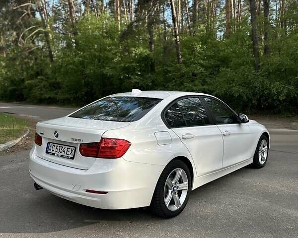 Белый БМВ 3 Серия, объемом двигателя 2 л и пробегом 202 тыс. км за 11700 $, фото 1 на Automoto.ua