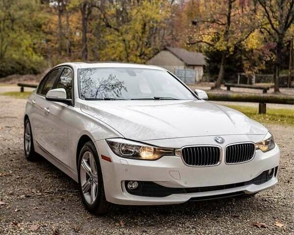 Белый БМВ 3 Серия, объемом двигателя 2 л и пробегом 156 тыс. км за 13700 $, фото 1 на Automoto.ua