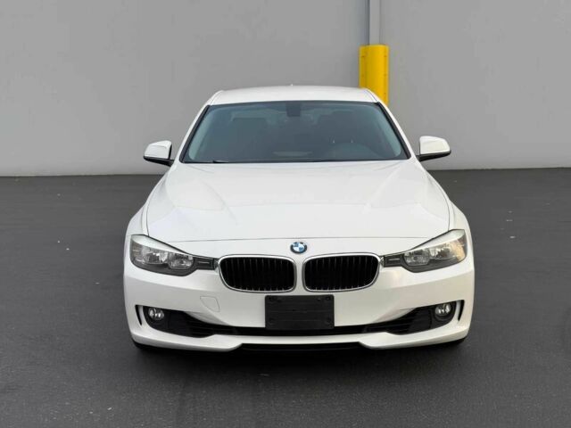 Белый БМВ 3 Серия, объемом двигателя 2 л и пробегом 88 тыс. км за 1800 $, фото 1 на Automoto.ua