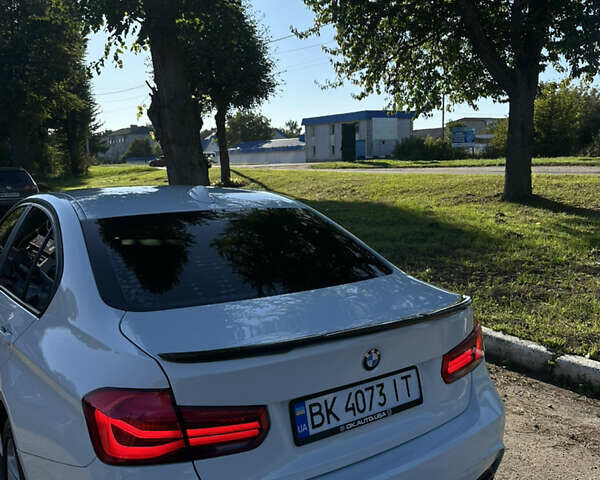 Белый БМВ 3 Серия, объемом двигателя 2 л и пробегом 190 тыс. км за 13300 $, фото 49 на Automoto.ua