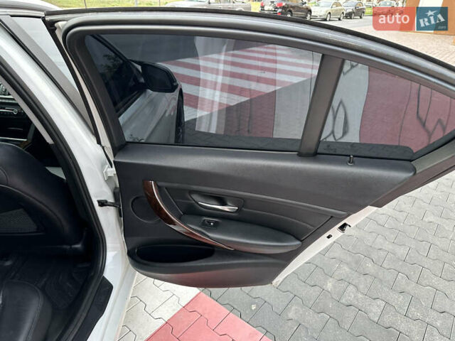 Білий БМВ 3 Серія, об'ємом двигуна 2.98 л та пробігом 162 тис. км за 16700 $, фото 22 на Automoto.ua