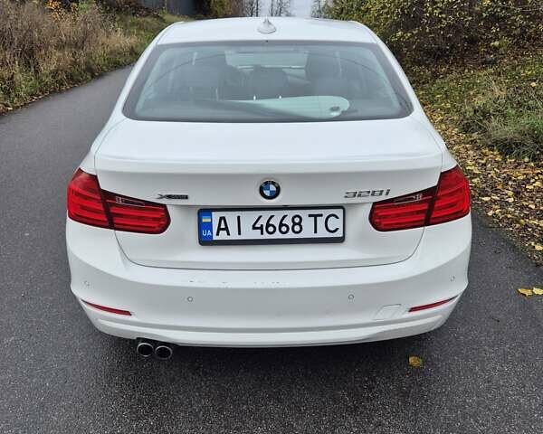 Белый БМВ 3 Серия, объемом двигателя 2 л и пробегом 290 тыс. км за 10700 $, фото 6 на Automoto.ua