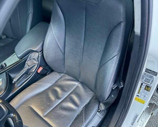 Белый БМВ 3 Серия, объемом двигателя 2 л и пробегом 197 тыс. км за 11500 $, фото 34 на Automoto.ua