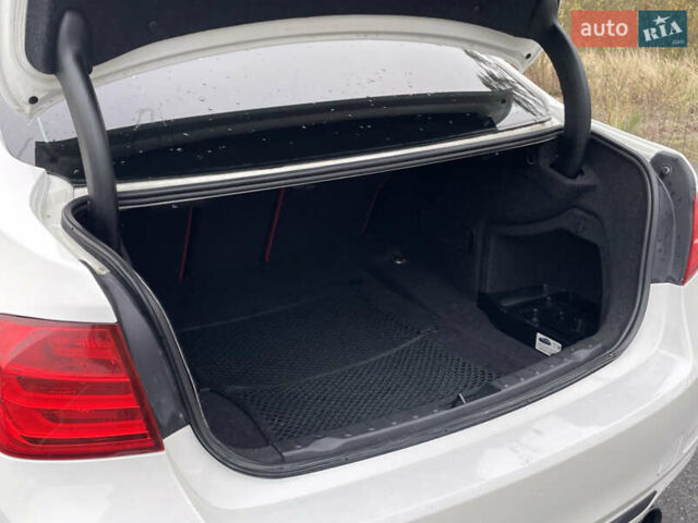 Белый БМВ 3 Серия, объемом двигателя 3 л и пробегом 153 тыс. км за 16000 $, фото 54 на Automoto.ua