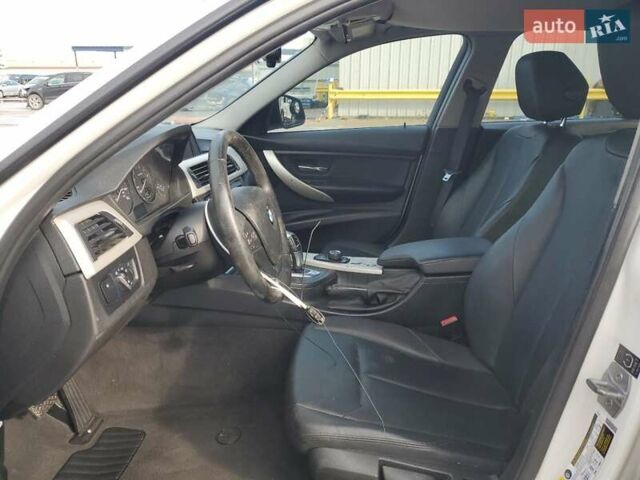 Белый БМВ 3 Серия, объемом двигателя 2 л и пробегом 257 тыс. км за 2400 $, фото 6 на Automoto.ua