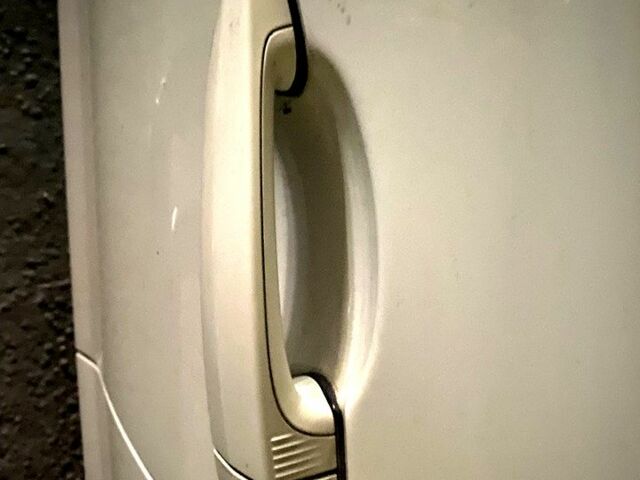 Белый БМВ 3 Серия, объемом двигателя 2 л и пробегом 105 тыс. км за 12700 $, фото 12 на Automoto.ua