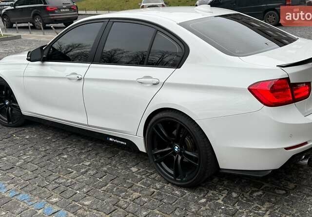Белый БМВ 3 Серия, объемом двигателя 2 л и пробегом 146 тыс. км за 15300 $, фото 7 на Automoto.ua
