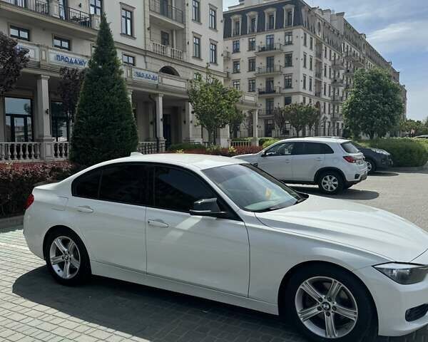Белый БМВ 3 Серия, объемом двигателя 2 л и пробегом 200 тыс. км за 13300 $, фото 2 на Automoto.ua
