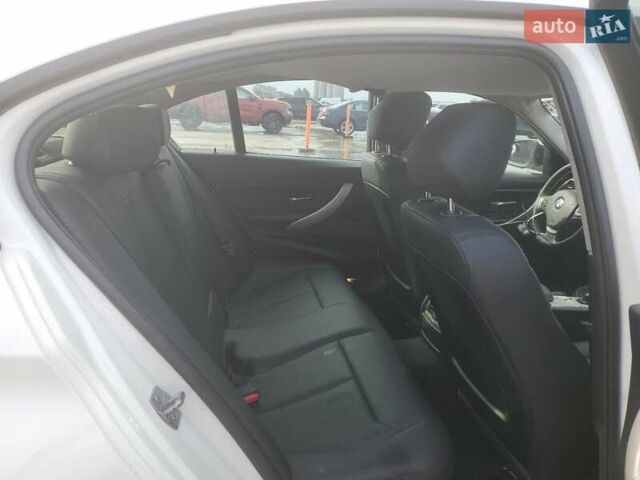 Белый БМВ 3 Серия, объемом двигателя 2 л и пробегом 257 тыс. км за 2400 $, фото 9 на Automoto.ua