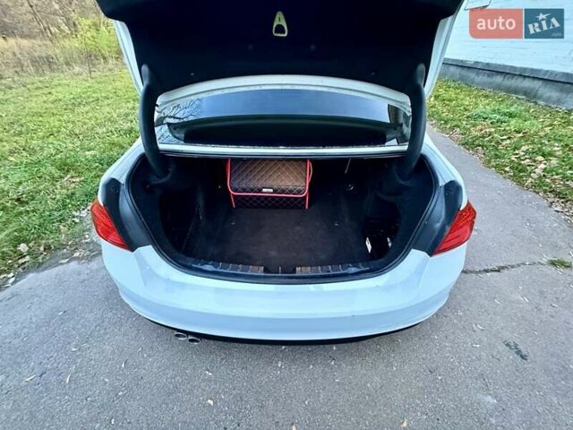 Белый БМВ 3 Серия, объемом двигателя 2 л и пробегом 150 тыс. км за 9500 $, фото 17 на Automoto.ua