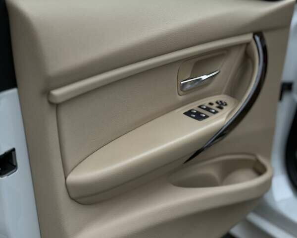 Белый БМВ 3 Серия, объемом двигателя 2 л и пробегом 100 тыс. км за 13300 $, фото 21 на Automoto.ua