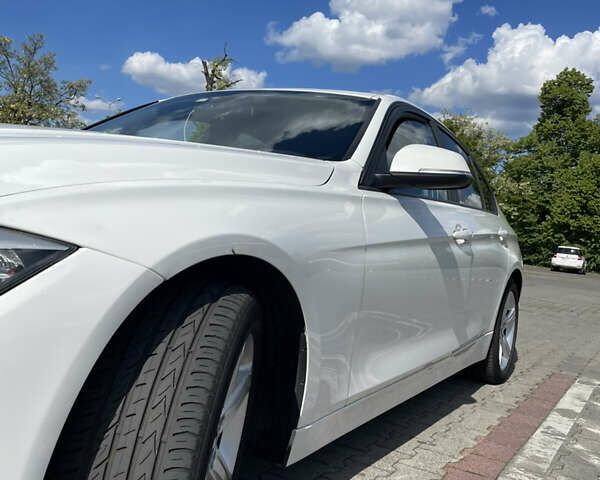 Белый БМВ 3 Серия, объемом двигателя 2 л и пробегом 180 тыс. км за 12000 $, фото 8 на Automoto.ua