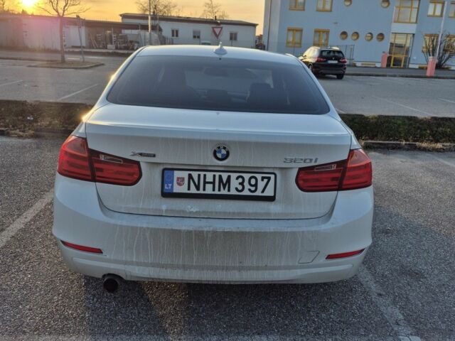 Белый БМВ 3 Серия, объемом двигателя 2 л и пробегом 170 тыс. км за 10300 $, фото 1 на Automoto.ua