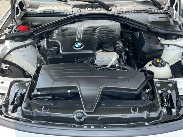 Білий БМВ 3 Серія, об'ємом двигуна 2 л та пробігом 84 тис. км за 6000 $, фото 12 на Automoto.ua