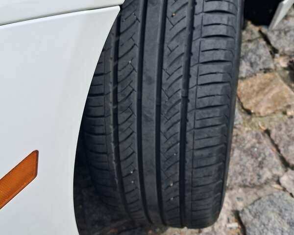 Белый БМВ 3 Серия, объемом двигателя 2 л и пробегом 132 тыс. км за 13500 $, фото 6 на Automoto.ua