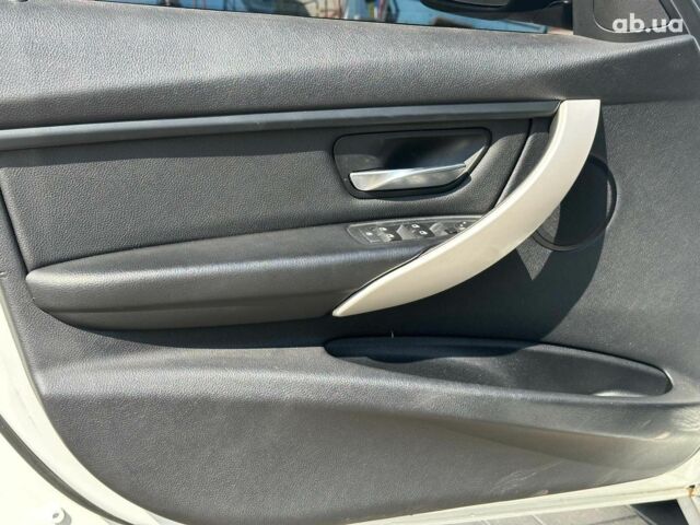 Білий БМВ 3 Серія, об'ємом двигуна 2 л та пробігом 184 тис. км за 12990 $, фото 10 на Automoto.ua