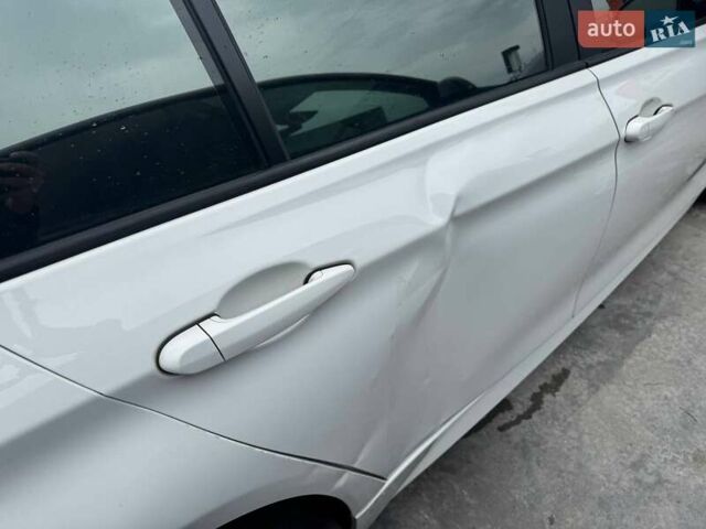 Білий БМВ 3 Серія, об'ємом двигуна 2 л та пробігом 171 тис. км за 10950 $, фото 7 на Automoto.ua