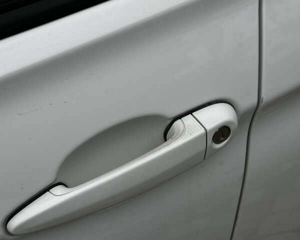 Білий БМВ 3 Серія, об'ємом двигуна 2 л та пробігом 174 тис. км за 9500 $, фото 5 на Automoto.ua