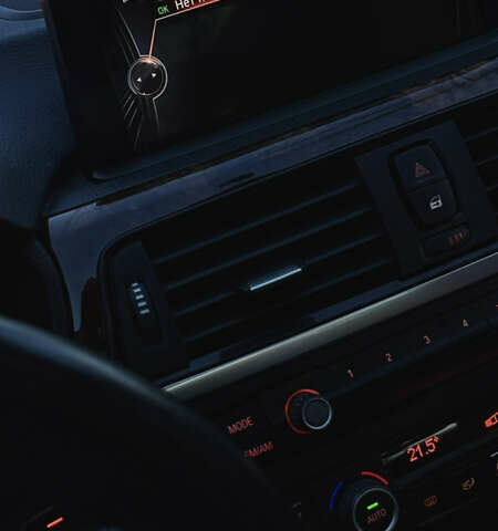 Белый БМВ 3 Серия, объемом двигателя 2 л и пробегом 207 тыс. км за 11500 $, фото 9 на Automoto.ua