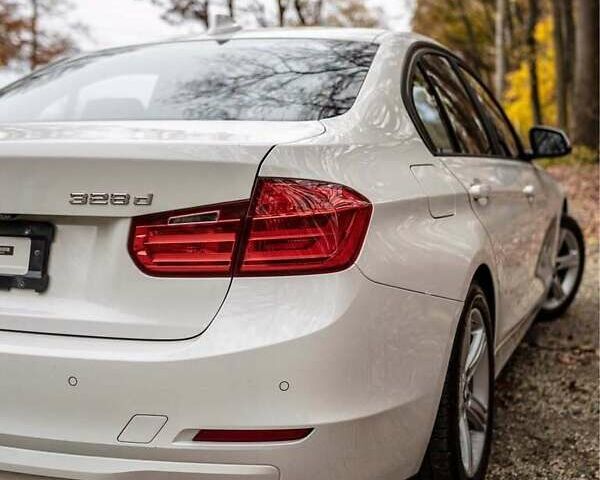 Белый БМВ 3 Серия, объемом двигателя 2 л и пробегом 156 тыс. км за 13700 $, фото 4 на Automoto.ua