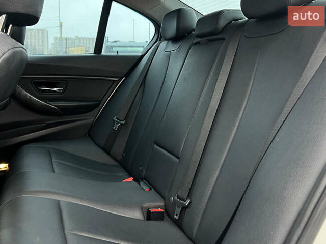 Білий БМВ 3 Серія, об'ємом двигуна 2 л та пробігом 297 тис. км за 10650 $, фото 19 на Automoto.ua