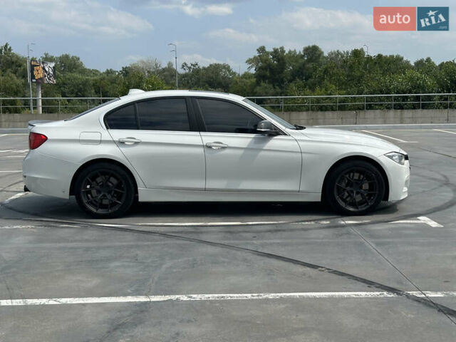 Белый БМВ 3 Серия, объемом двигателя 3 л и пробегом 140 тыс. км за 20000 $, фото 5 на Automoto.ua