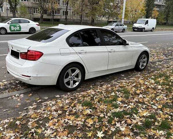 БМВ 3 Серия 2014 в Киеве на Automoto.ua Белый БМВ 3 Серия, объемом двигателя 2 л и пробегом 105 тыс. км за 12300 $, фото 3 на Automoto.ua