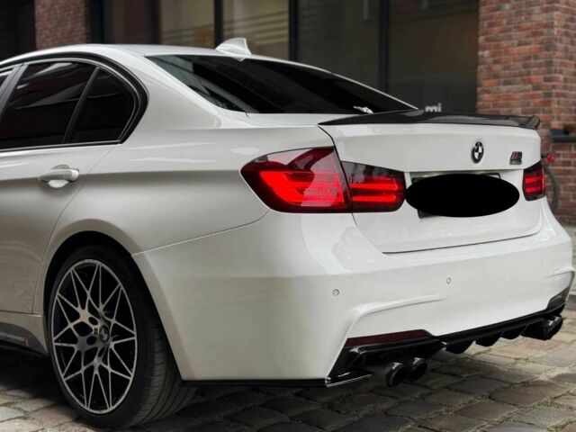 Белый БМВ 3 Серия, объемом двигателя 2 л и пробегом 112 тыс. км за 10300 $, фото 6 на Automoto.ua