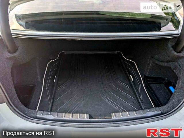 Білий БМВ 3 Серія, об'ємом двигуна 2 л та пробігом 114 тис. км за 12000 $, фото 7 на Automoto.ua