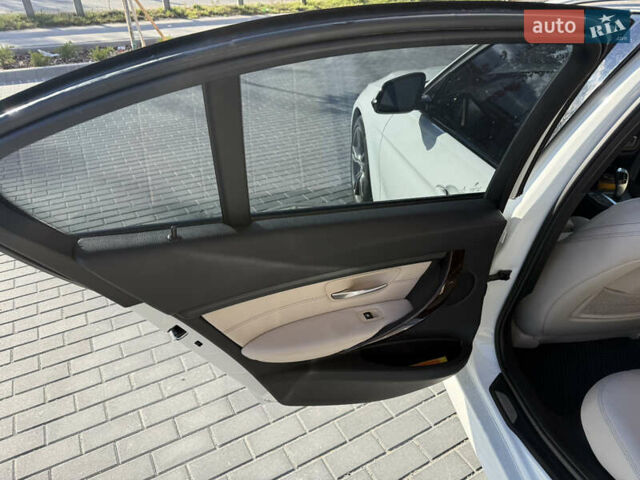 Белый БМВ 3 Серия, объемом двигателя 2 л и пробегом 116 тыс. км за 15900 $, фото 19 на Automoto.ua