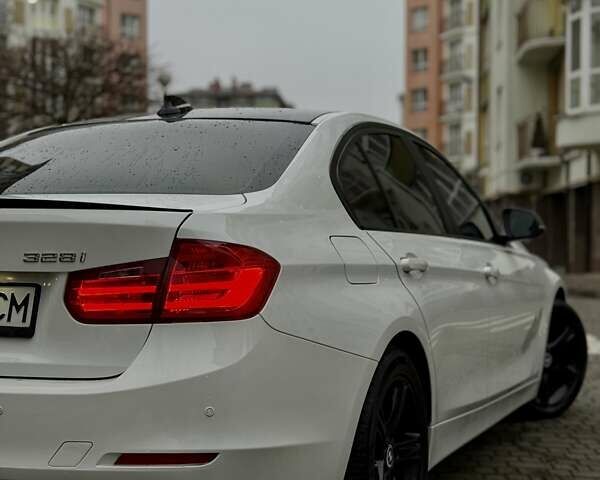 Белый БМВ 3 Серия, объемом двигателя 2 л и пробегом 100 тыс. км за 13300 $, фото 5 на Automoto.ua