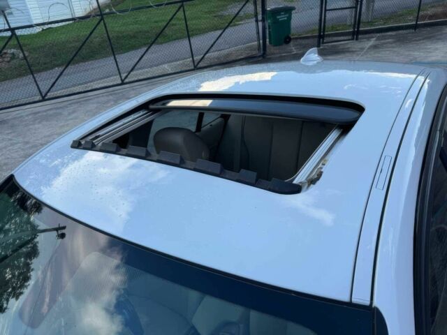 Білий БМВ 3 Серія, об'ємом двигуна 2 л та пробігом 82 тис. км за 11500 $, фото 15 на Automoto.ua