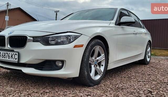 Білий БМВ 3 Серія, об'ємом двигуна 2 л та пробігом 180 тис. км за 12800 $, фото 1 на Automoto.ua