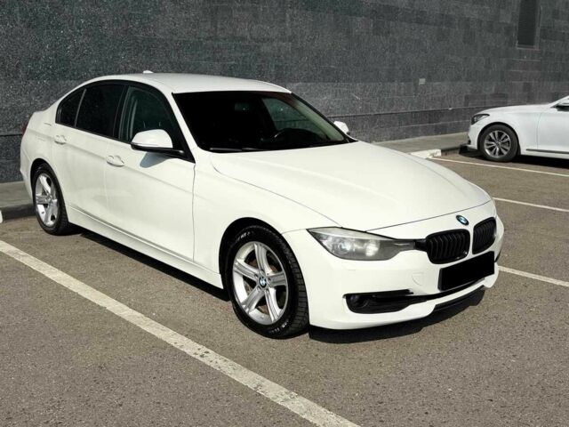 Белый БМВ 3 Серия, объемом двигателя 2 л и пробегом 149 тыс. км за 12500 $, фото 2 на Automoto.ua