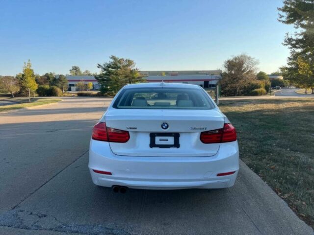 Белый БМВ 3 Серия, объемом двигателя 2 л и пробегом 88 тыс. км за 3600 $, фото 5 на Automoto.ua