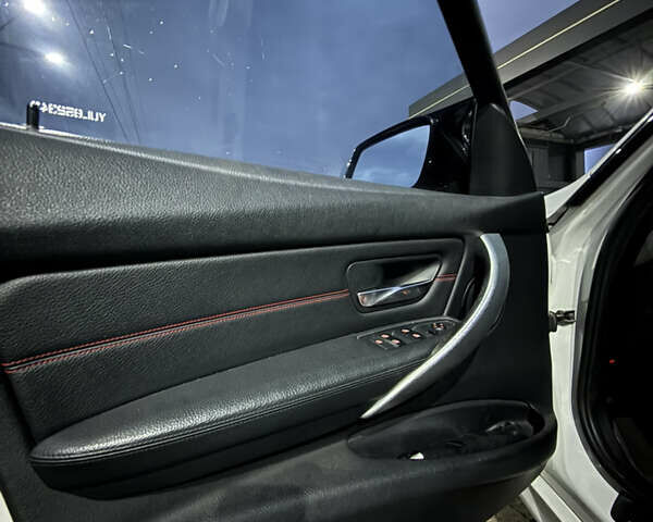 Белый БМВ 3 Серия, объемом двигателя 2 л и пробегом 149 тыс. км за 13500 $, фото 12 на Automoto.ua